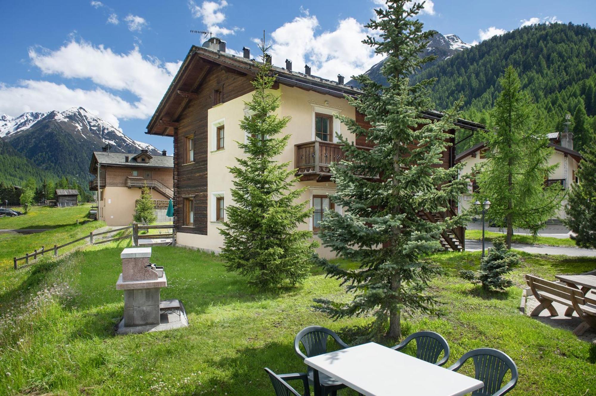 Residence Le Cascate Livigno Exterior foto